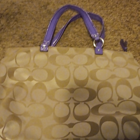 Coach Beige and Purple Shoulder Bag - Picture 6 of 11